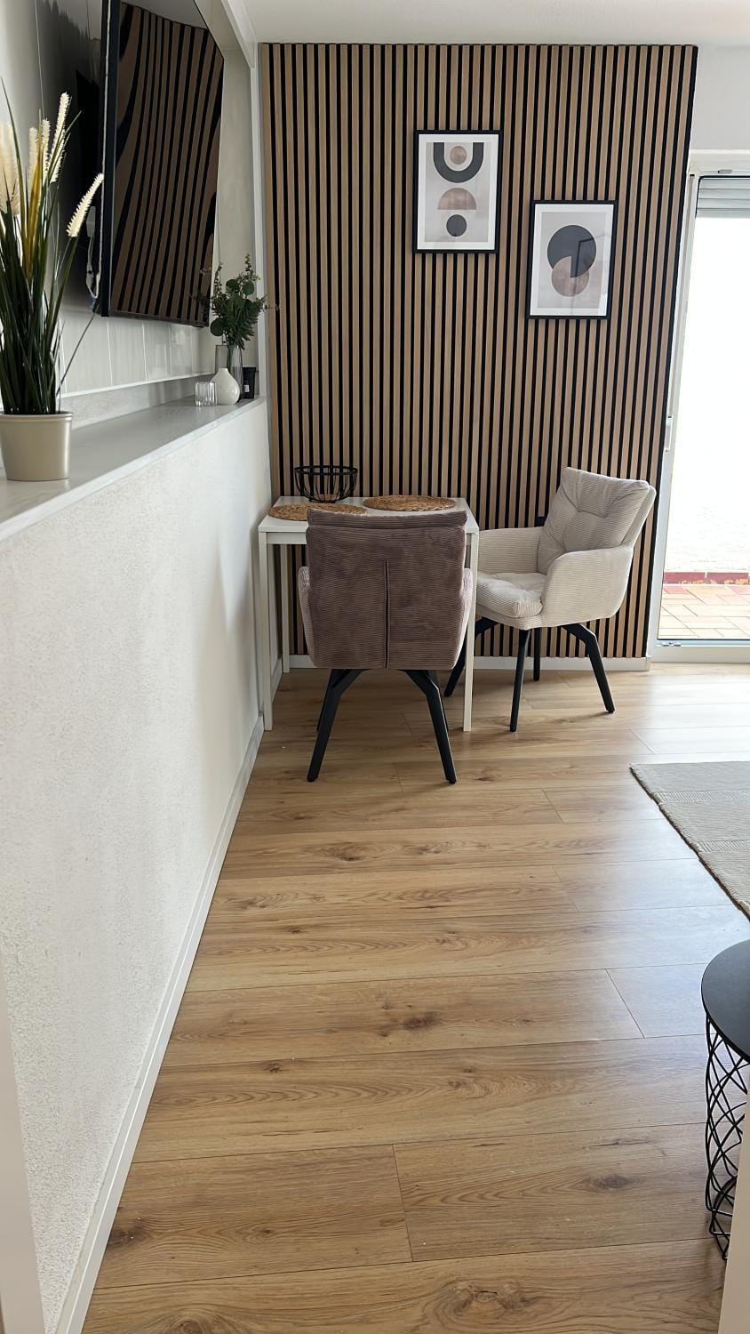 Seating area, Dining area