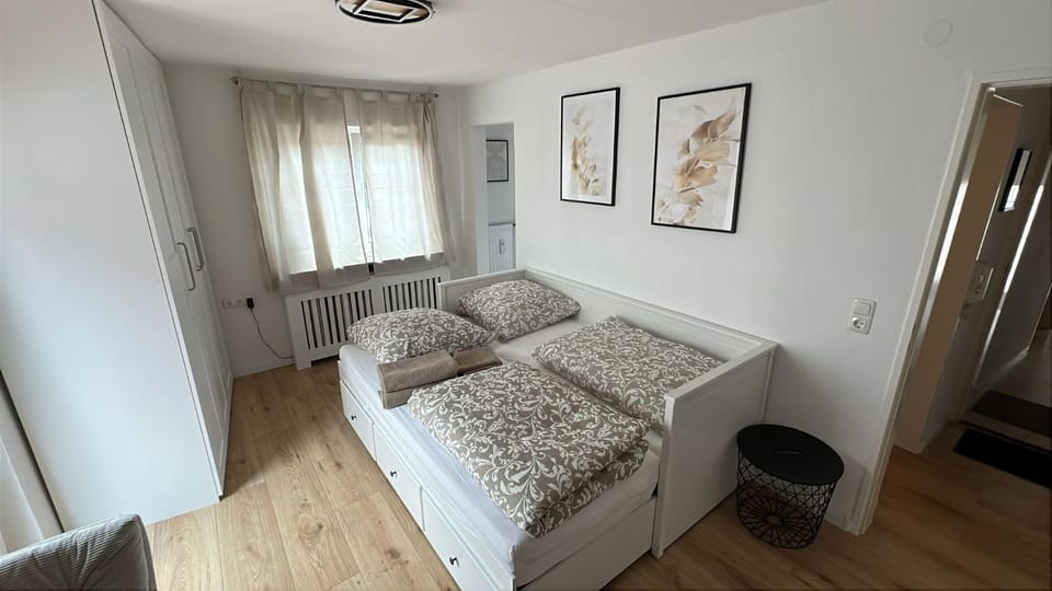 Bed, Living room, Bedroom