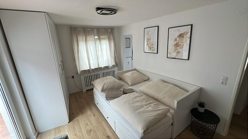 Bed, Living room, Bedroom