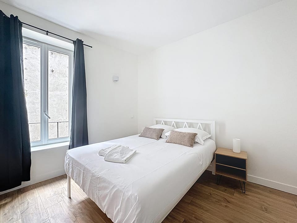 Les chambres de Coudes 6 PERS N6 clim , terrasse, proche A75 Apartment in Auvergne-Rhône-Alpes
