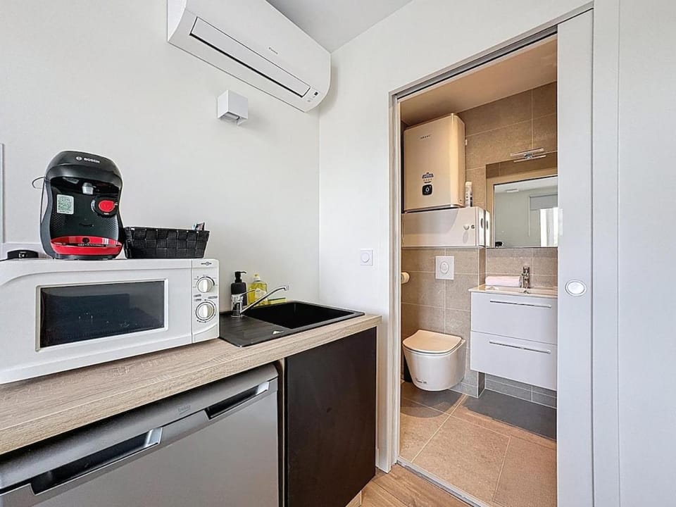 Immeuble complet climatisé, 24 couchages, centre ville, proche A75 Apartment in Auvergne-Rhône-Alpes