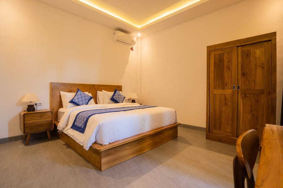 Bed, Bedroom, wardrobe, air conditioner