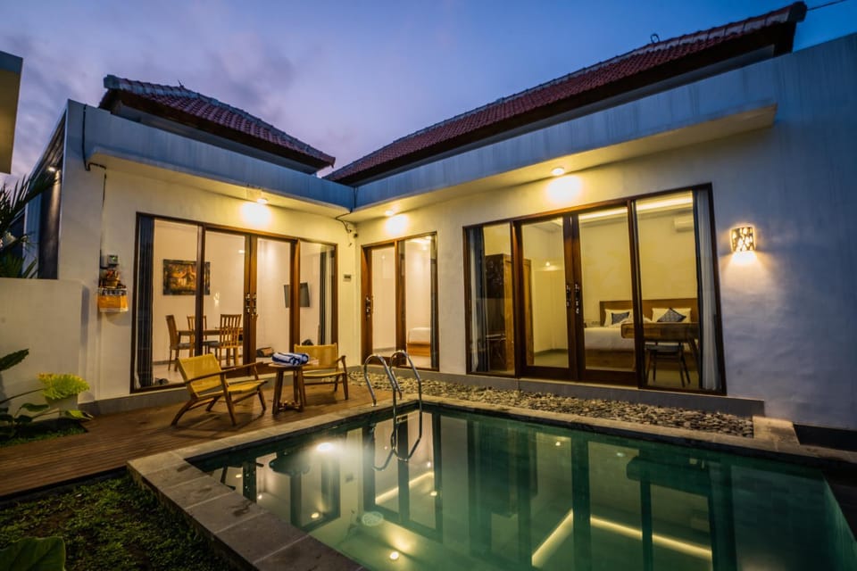 Property building, Pool view, Swimming pool, Swimming pool