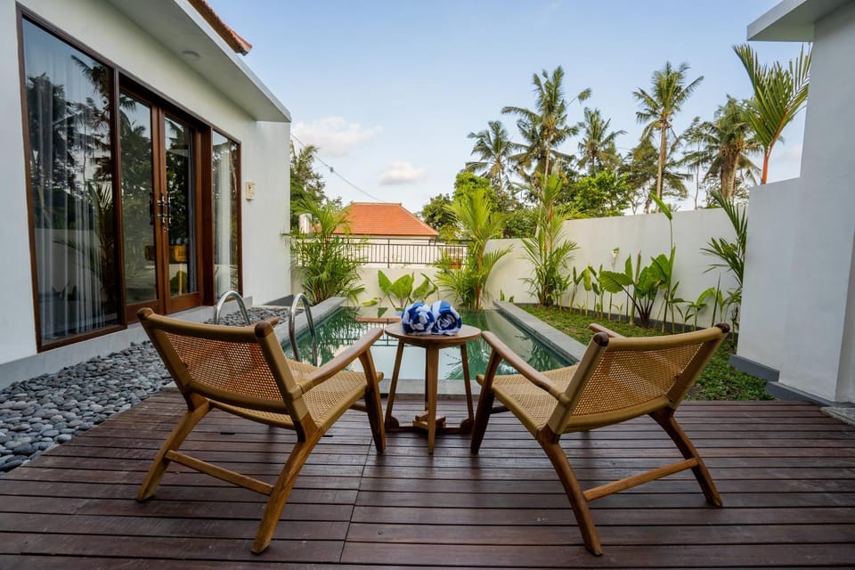 View (from property/room), Pool view, Swimming pool