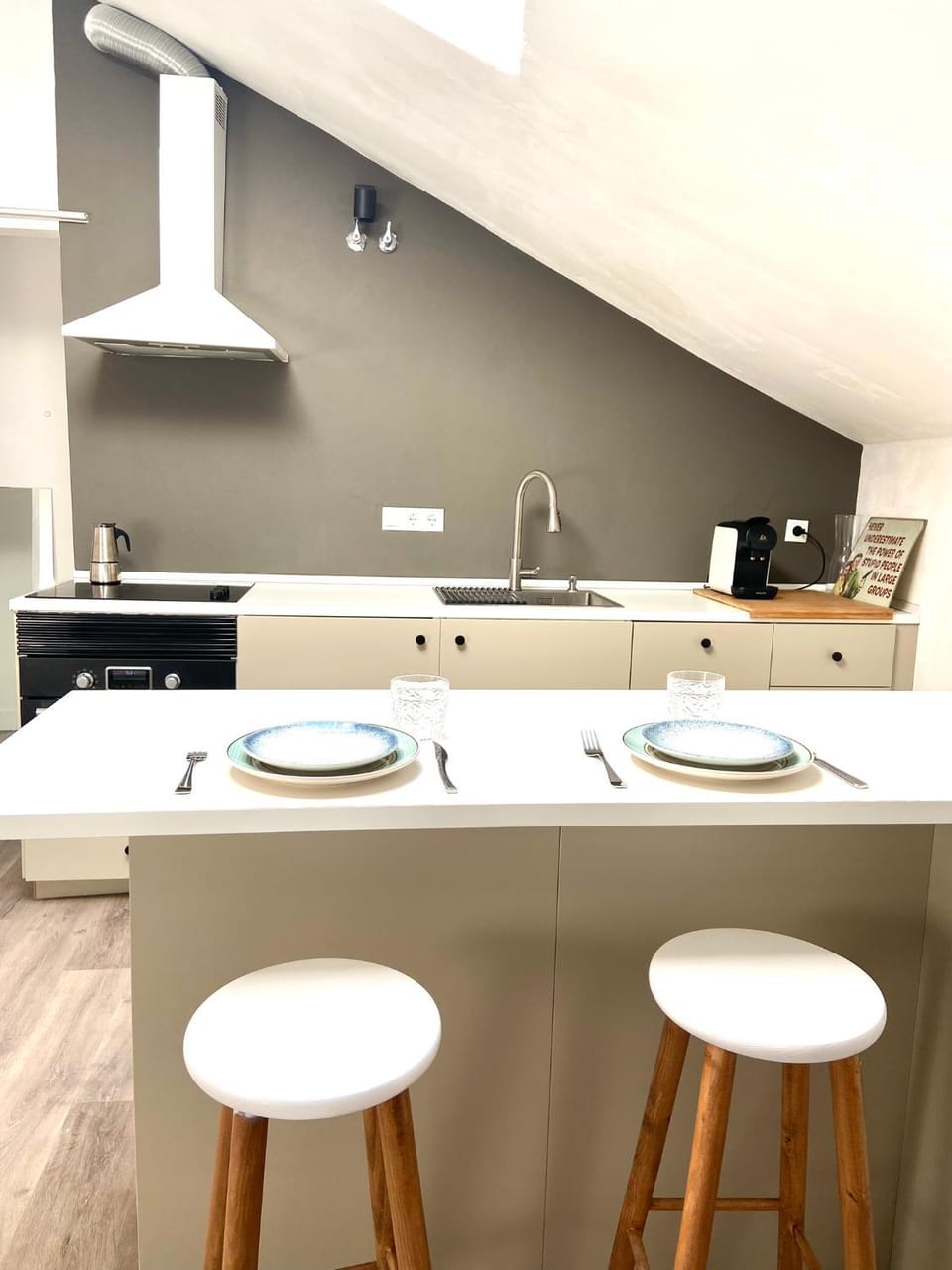 Kitchen or kitchenette, Dining area, stove