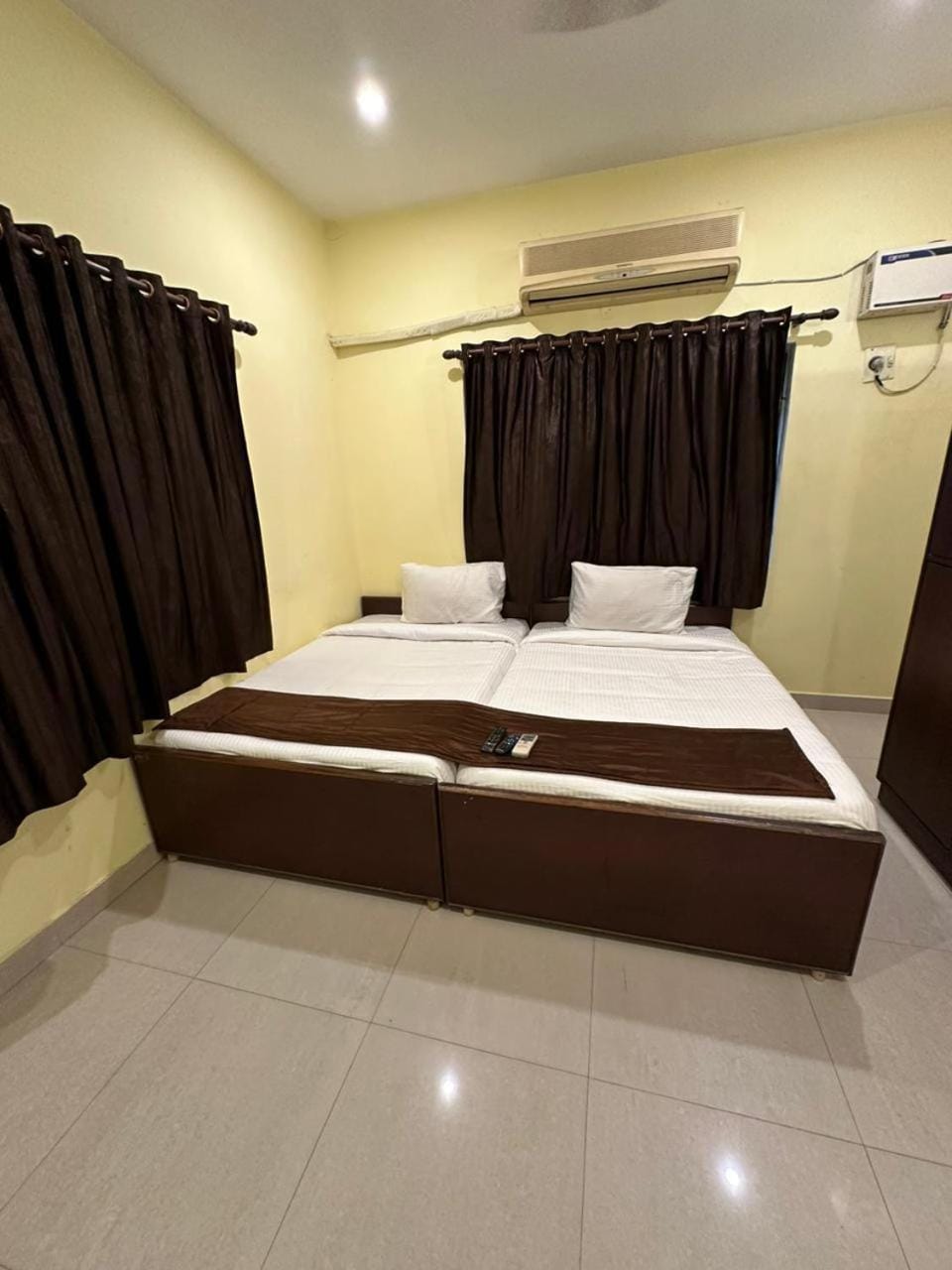Five stones By Earth Hotel Vadapalani Apartment in Chennai