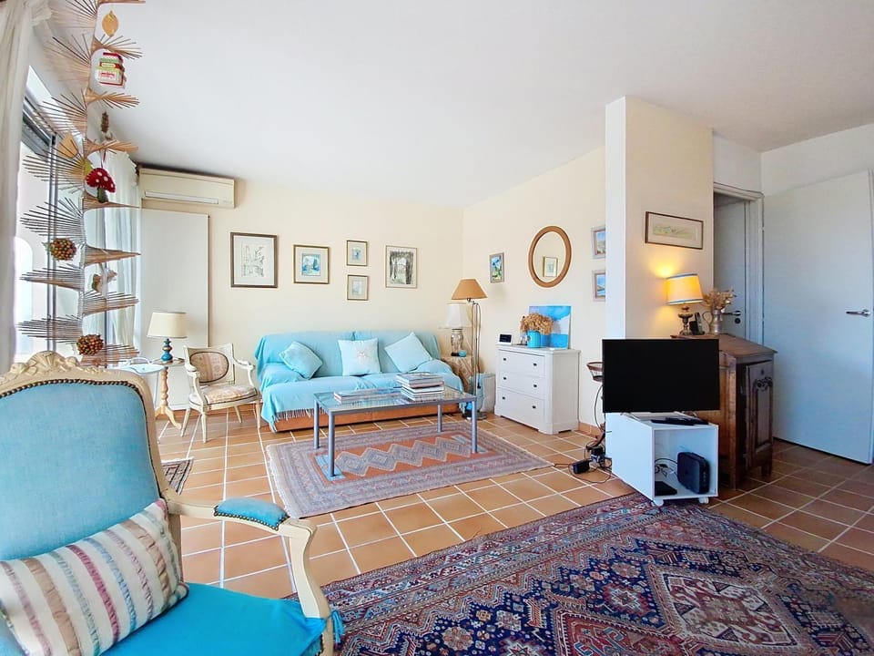 Duplex avec terrasse & vue dégagée dans domaine privé à Mandelieu Apartment in Mandelieu-La Napoule