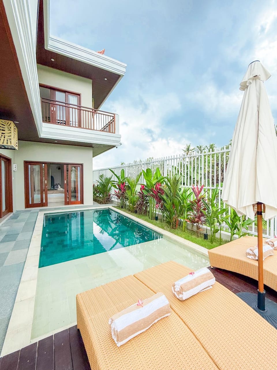 Hot Tub, TV and multimedia, Coffee/tea facilities, Swimming pool