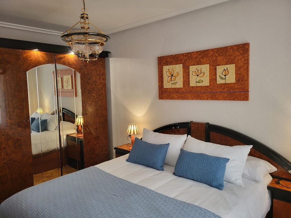 Bed, Photo of the whole room, Bedroom, wardrobe