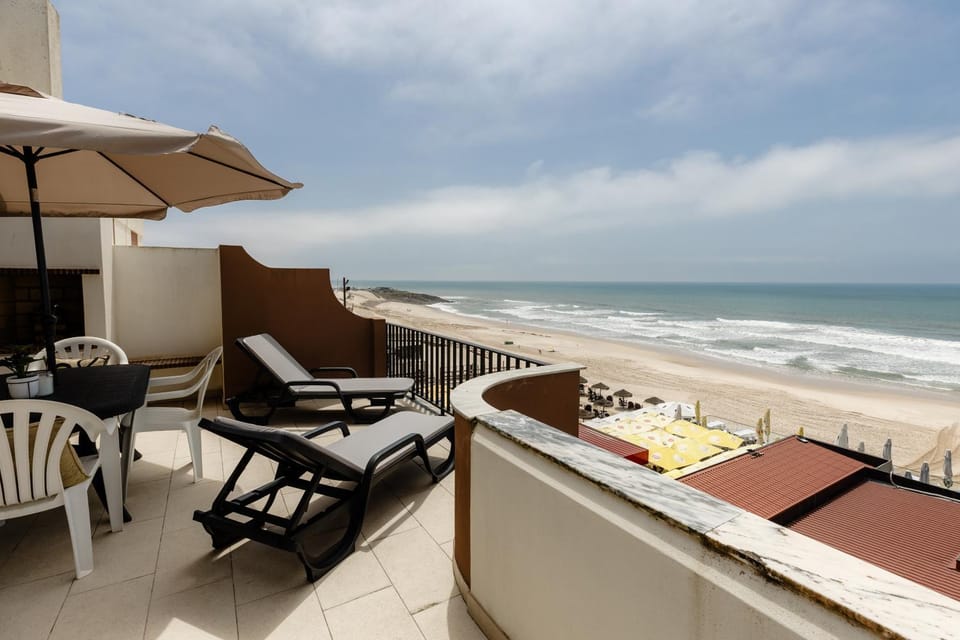 View (from property/room), Balcony/Terrace, Beach, Sea view, sunbed