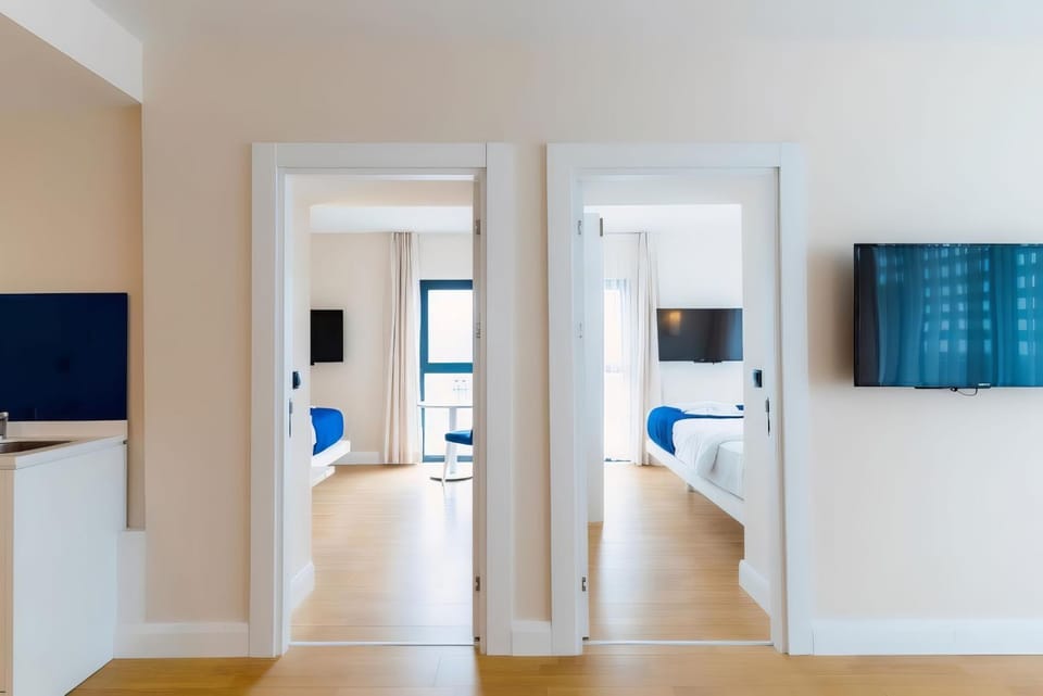 Communal lounge/ TV room, TV and multimedia, Evening entertainment