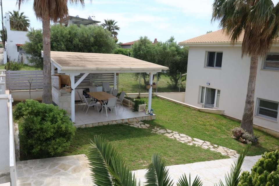 Patio, BBQ facilities, Garden