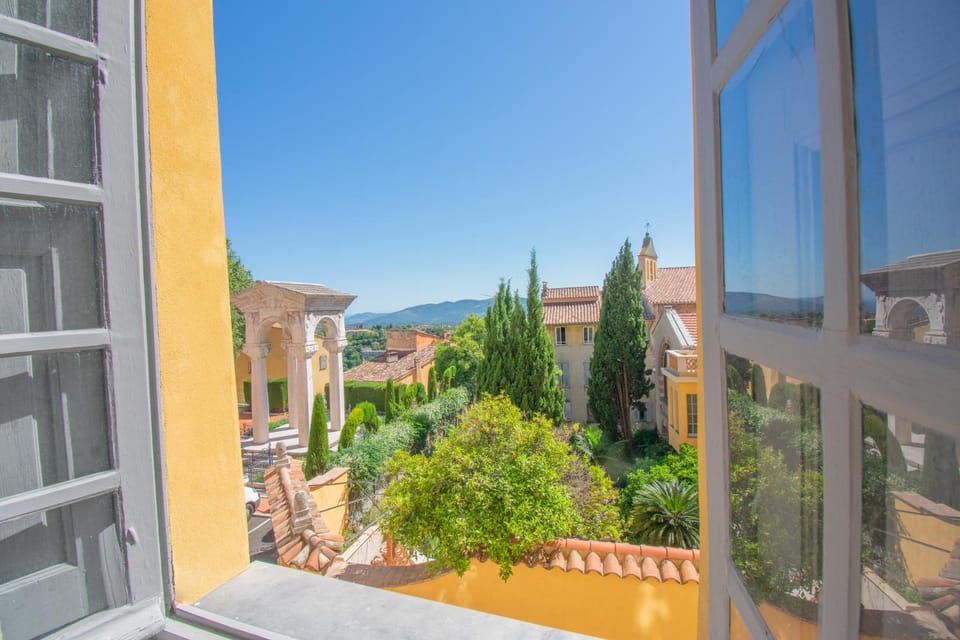 Day, Natural landscape, View (from property/room), Balcony/Terrace, City view