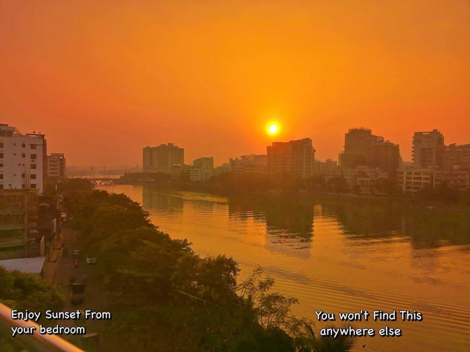 LAKE VIEW 2 Bedroom Apartment by Gulshan! Great Offer Apartment in Dhaka