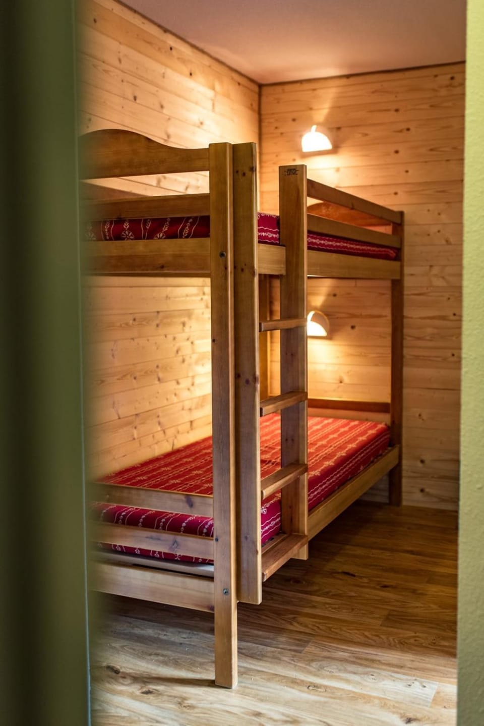 Bed, bunk bed