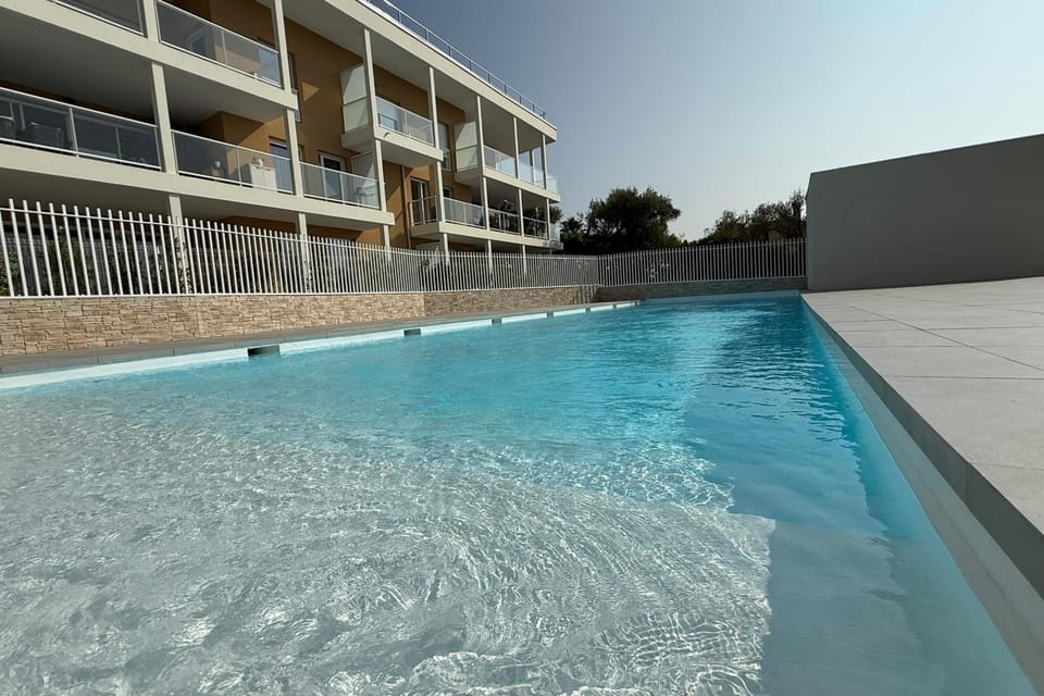 Modern studio - terrace - pool Apartment in Cagnes-sur-Mer