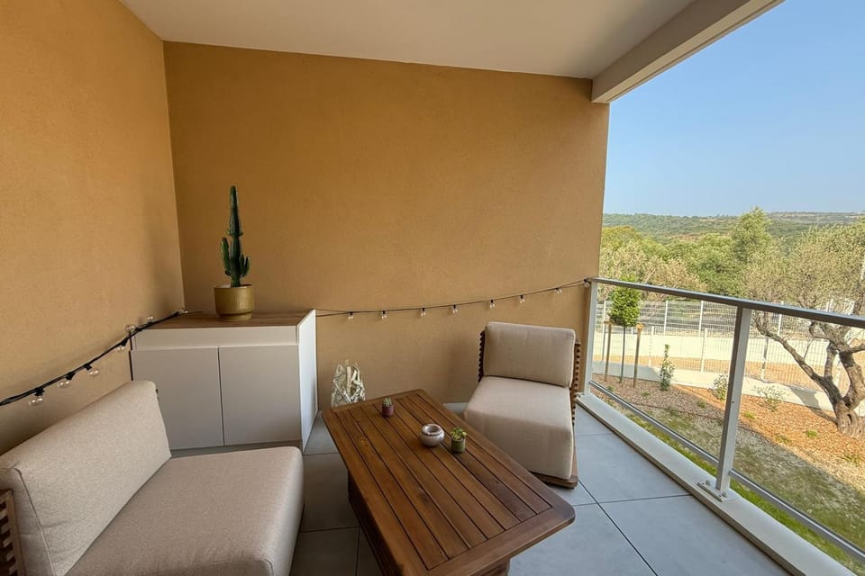 Modern studio - terrace - pool Apartment in Cagnes-sur-Mer