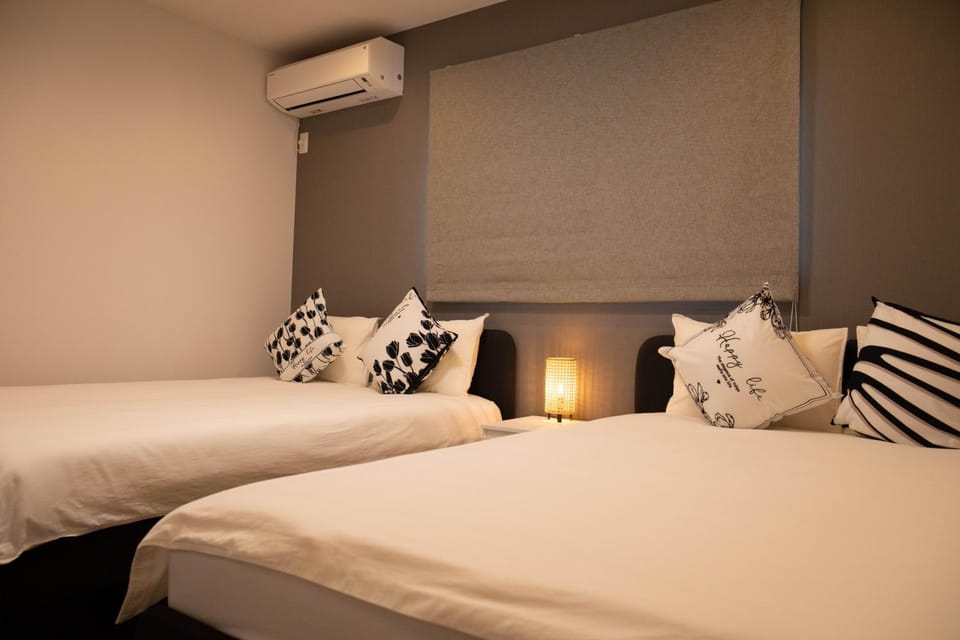 Bed, Photo of the whole room, Bedroom, air conditioner