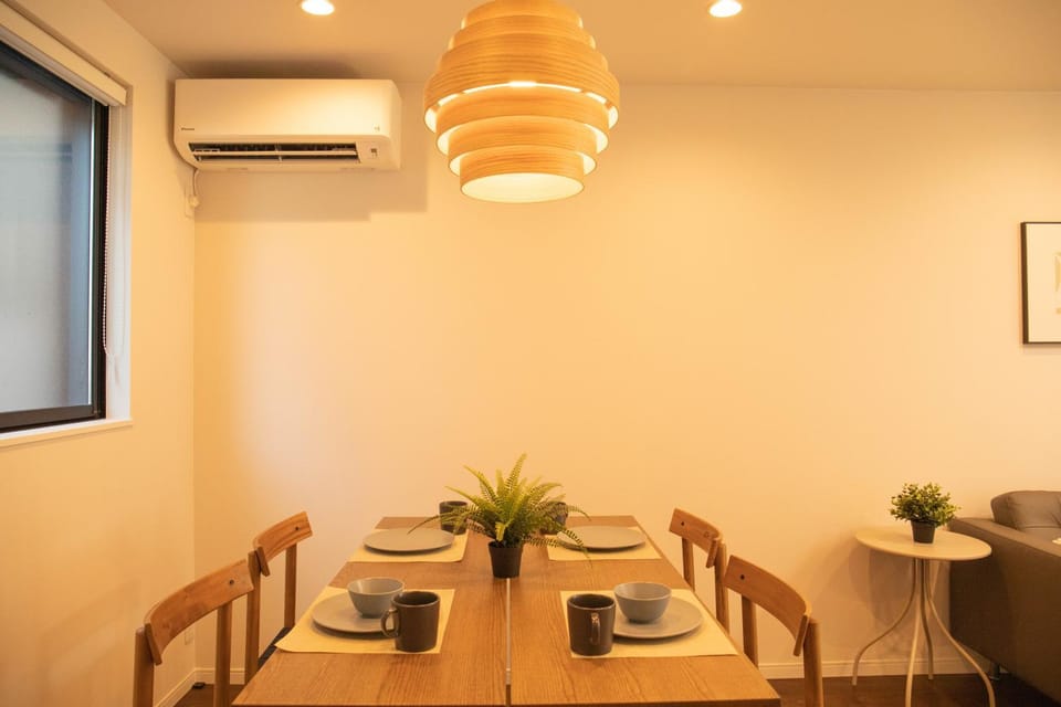 Living room, Seating area, Dining area, air conditioner