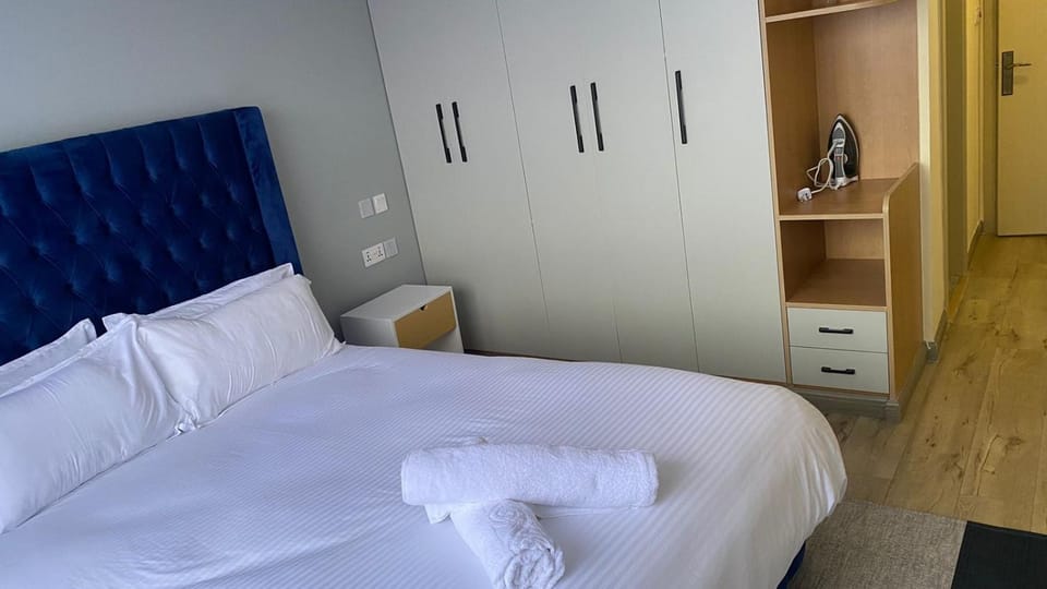 Comfort living two bedroom apartment with fully equipped gym heated swimming pool private parking space ,child play area and amazing scenic views Apartment in Nairobi