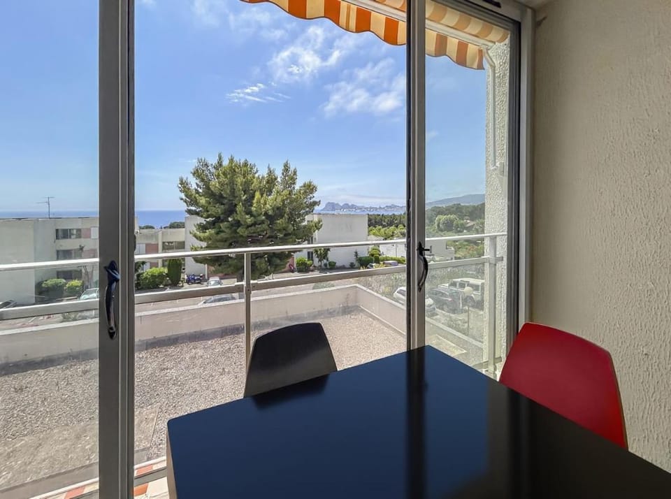 Studio Vue mer à La Ciotat, 500m de la plage Apartment in La Ciotat