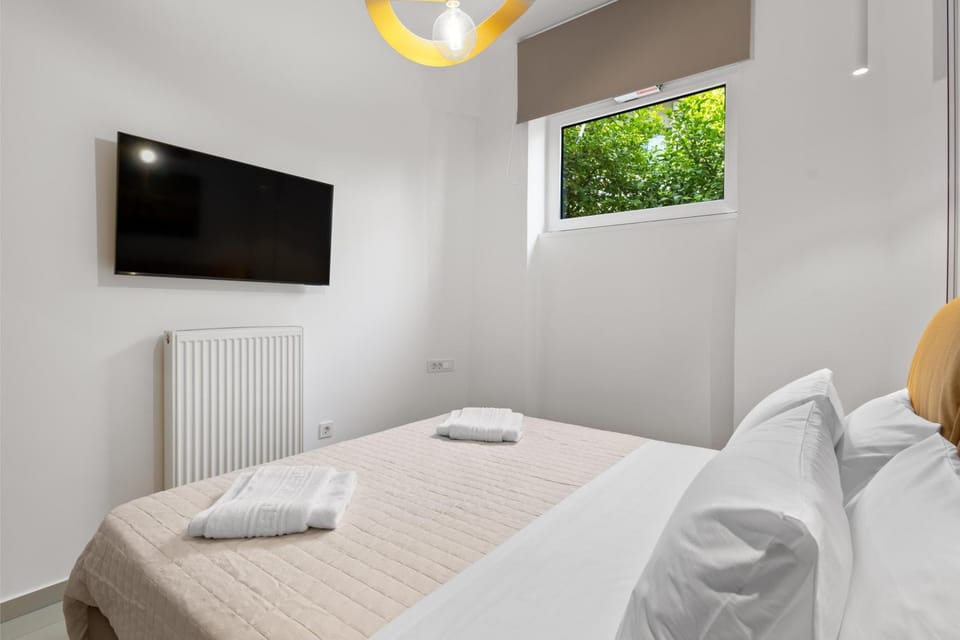 Bed, TV and multimedia, Photo of the whole room, Bedroom, internet, towels