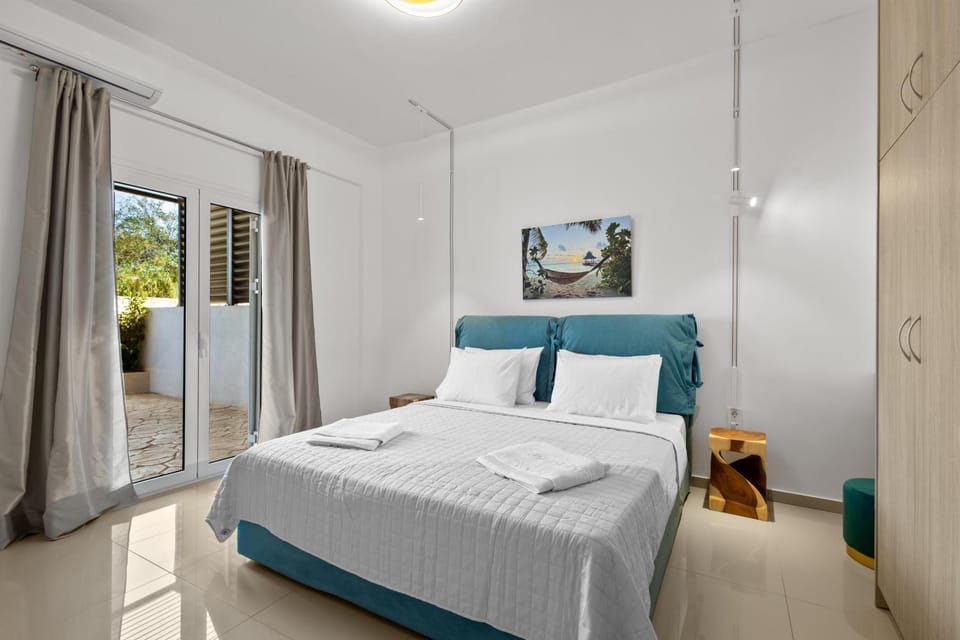 Bed, Photo of the whole room, Bedroom, towels, wardrobe