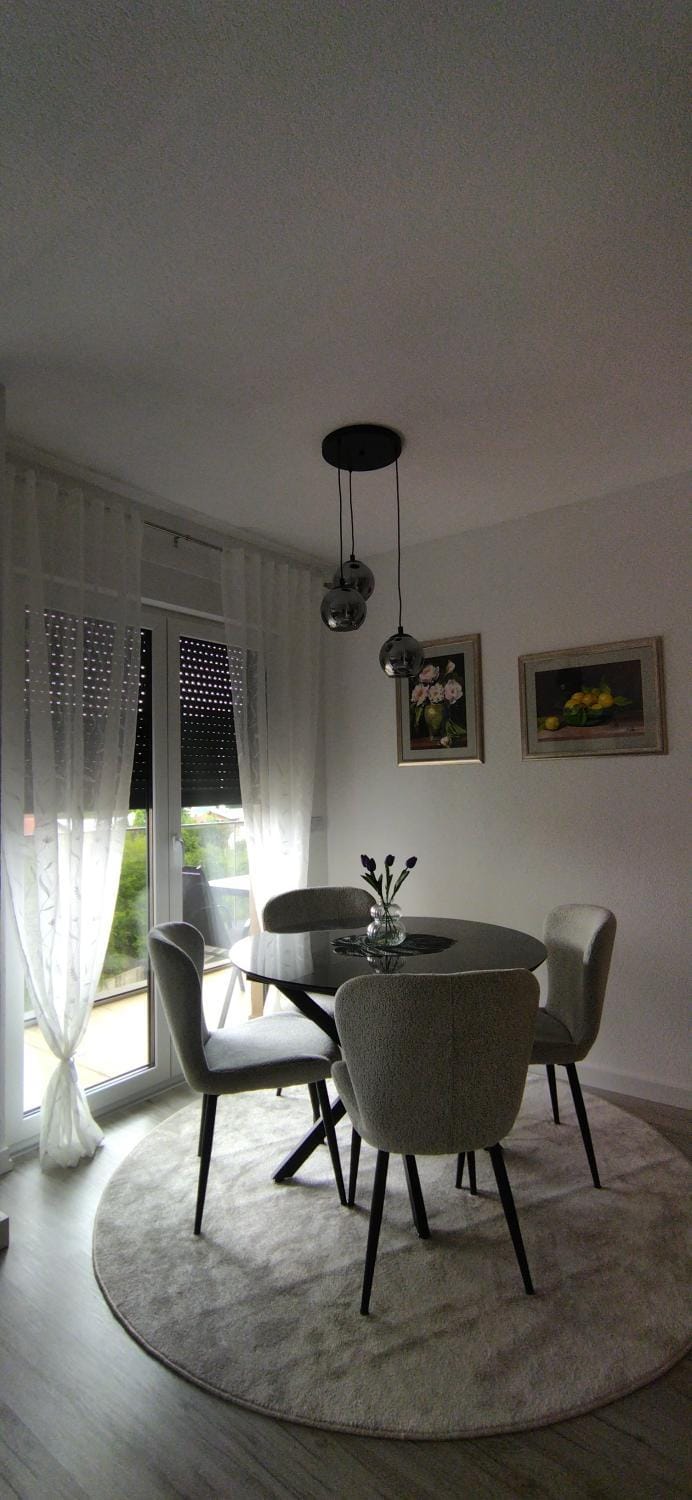 Seating area, Dining area