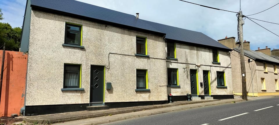 Property building, Day, Neighbourhood, Street view