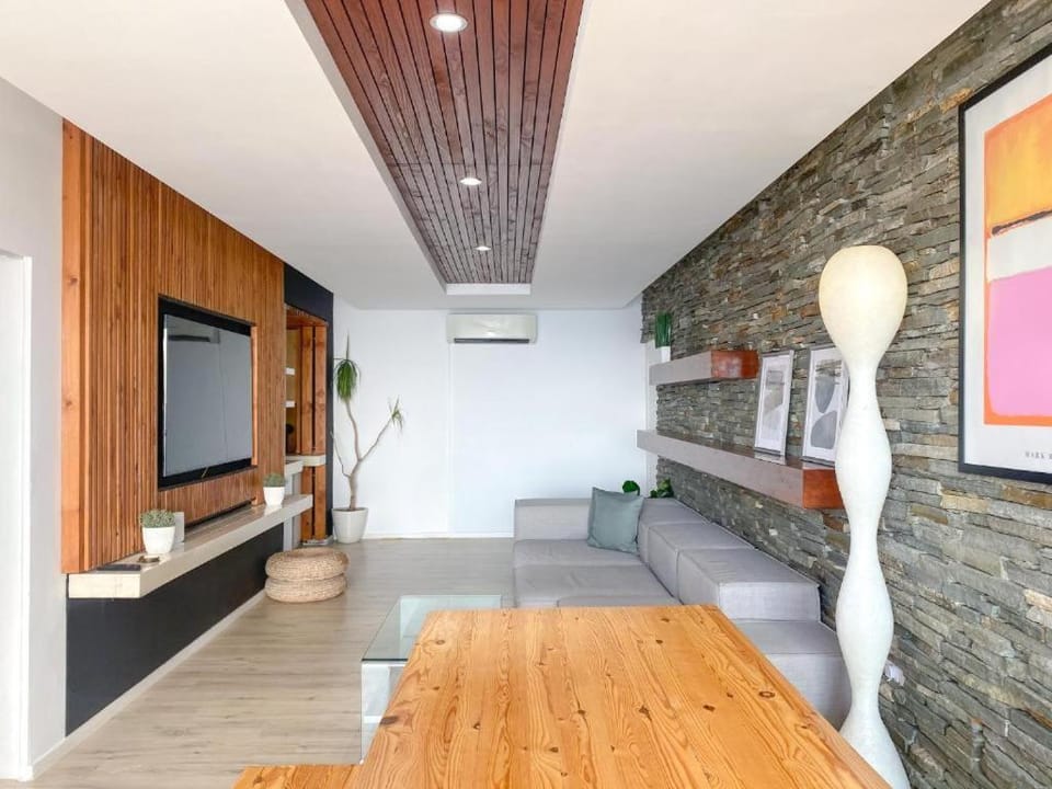 TV and multimedia, Living room, Seating area, air conditioner