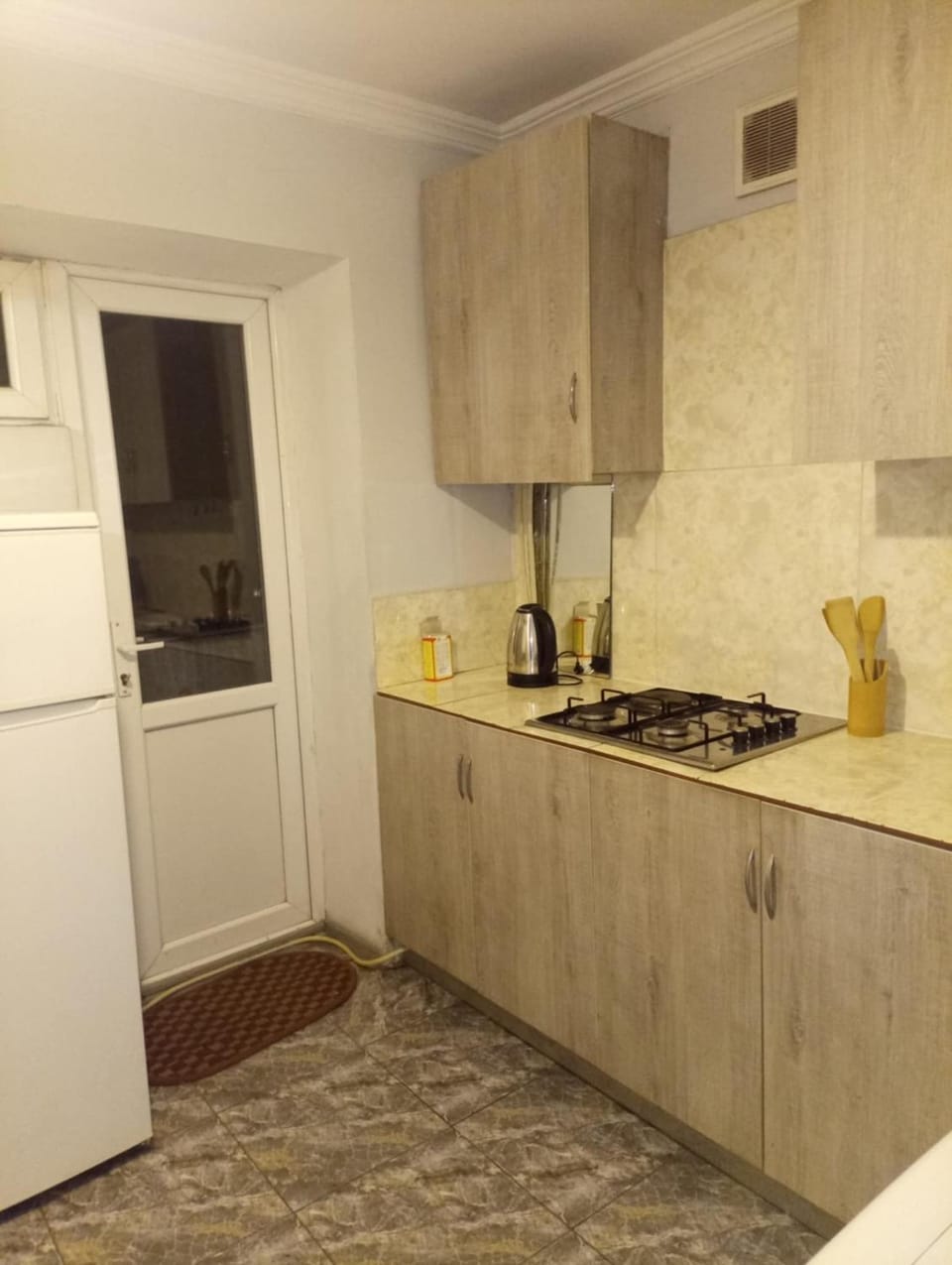 Coffee/tea facilities, Kitchen or kitchenette, minibar, stove