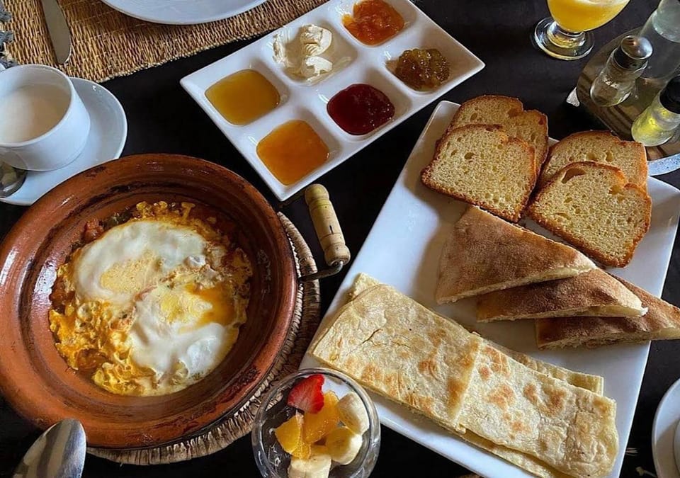 Food and drinks, Food, Breakfast, Continental breakfast