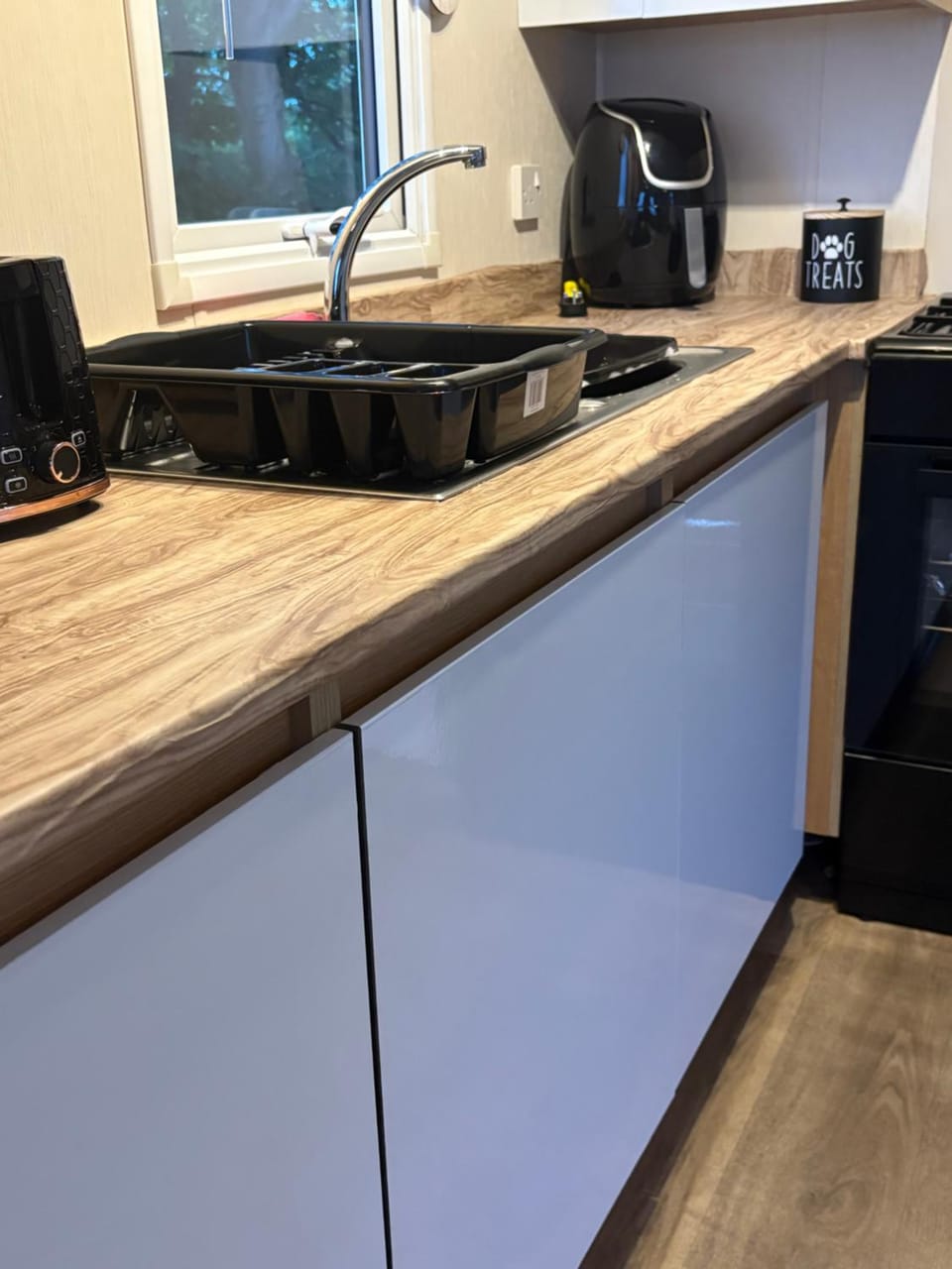 Kitchen or kitchenette, pet friendly