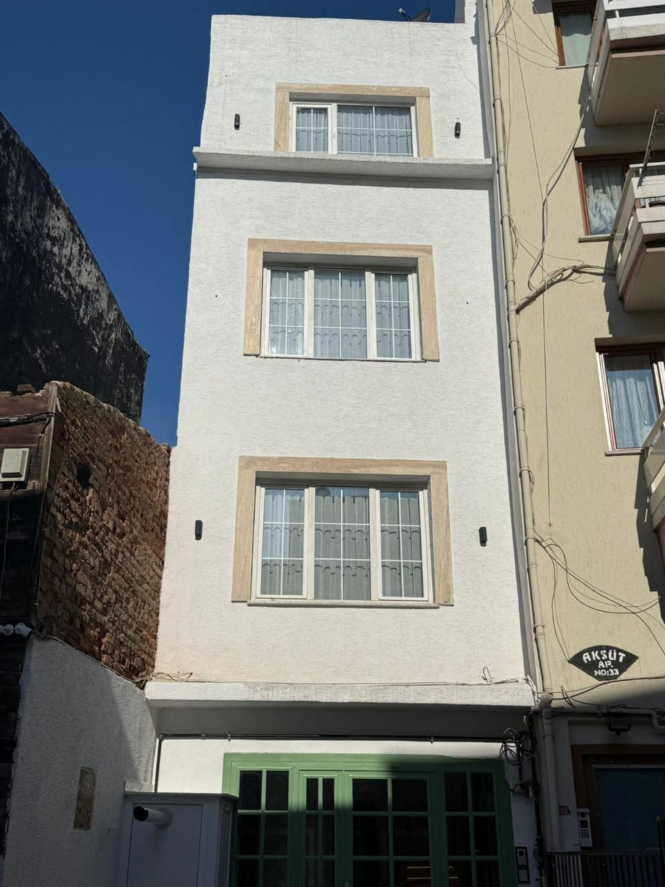 Property building, Facade/entrance