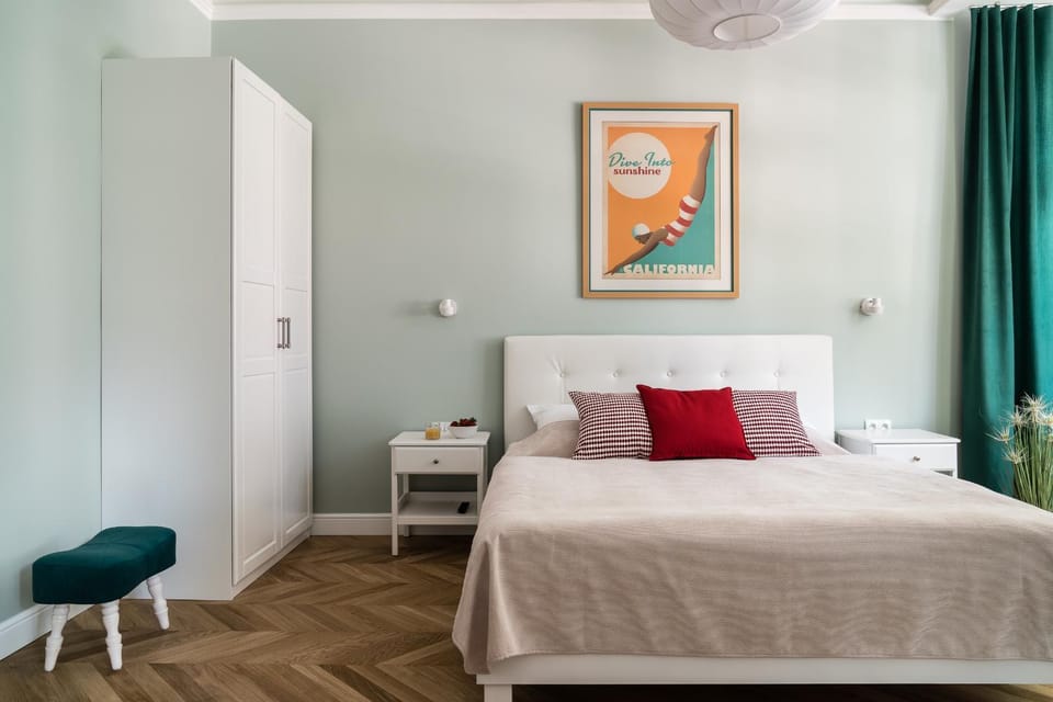 Bed, Photo of the whole room, Bedroom
