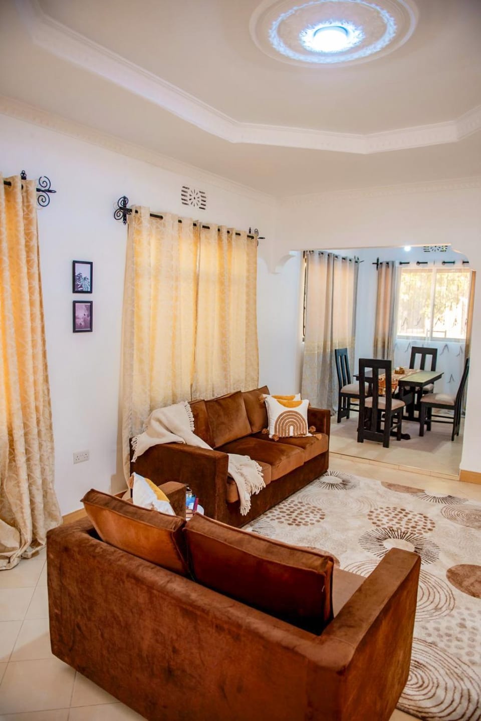 Living room, Seating area
