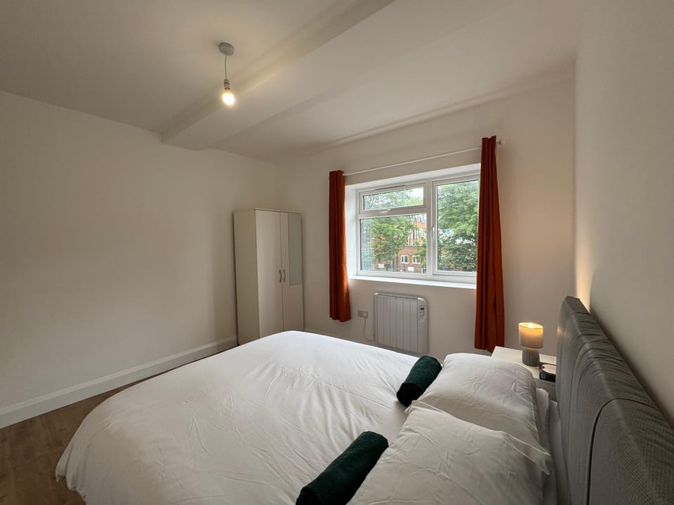 Beddington Serviced Accommodation Apartment in Croydon