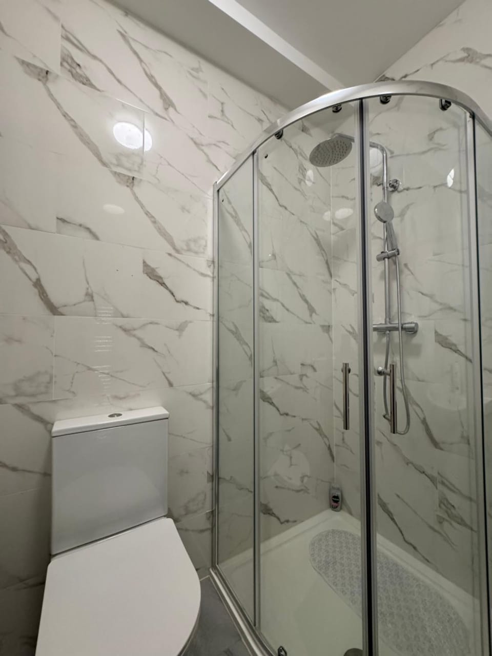 Beddington Serviced Accommodation Apartment in Croydon