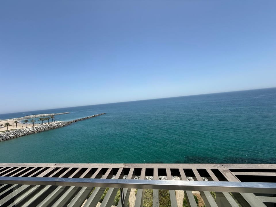 سحر المحيط لتأجير بيوت العطلات ocean magic 4BR luxury apartment , direct sea facing at Address beach resort Fujairah Apartment in Ajman - United Arab Emirates