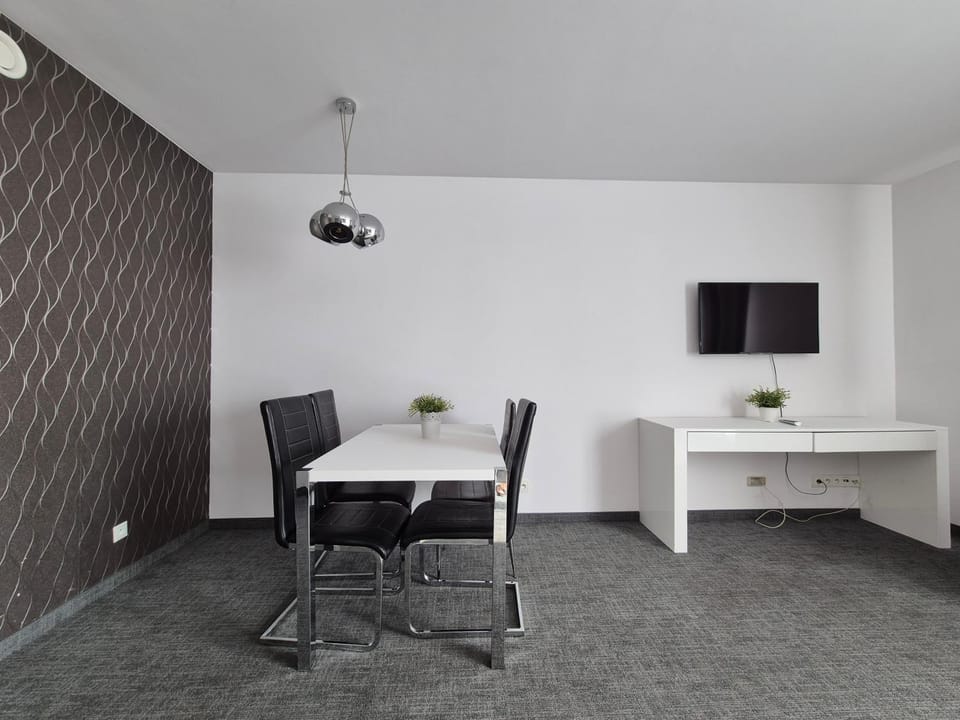 TV and multimedia, Dining area