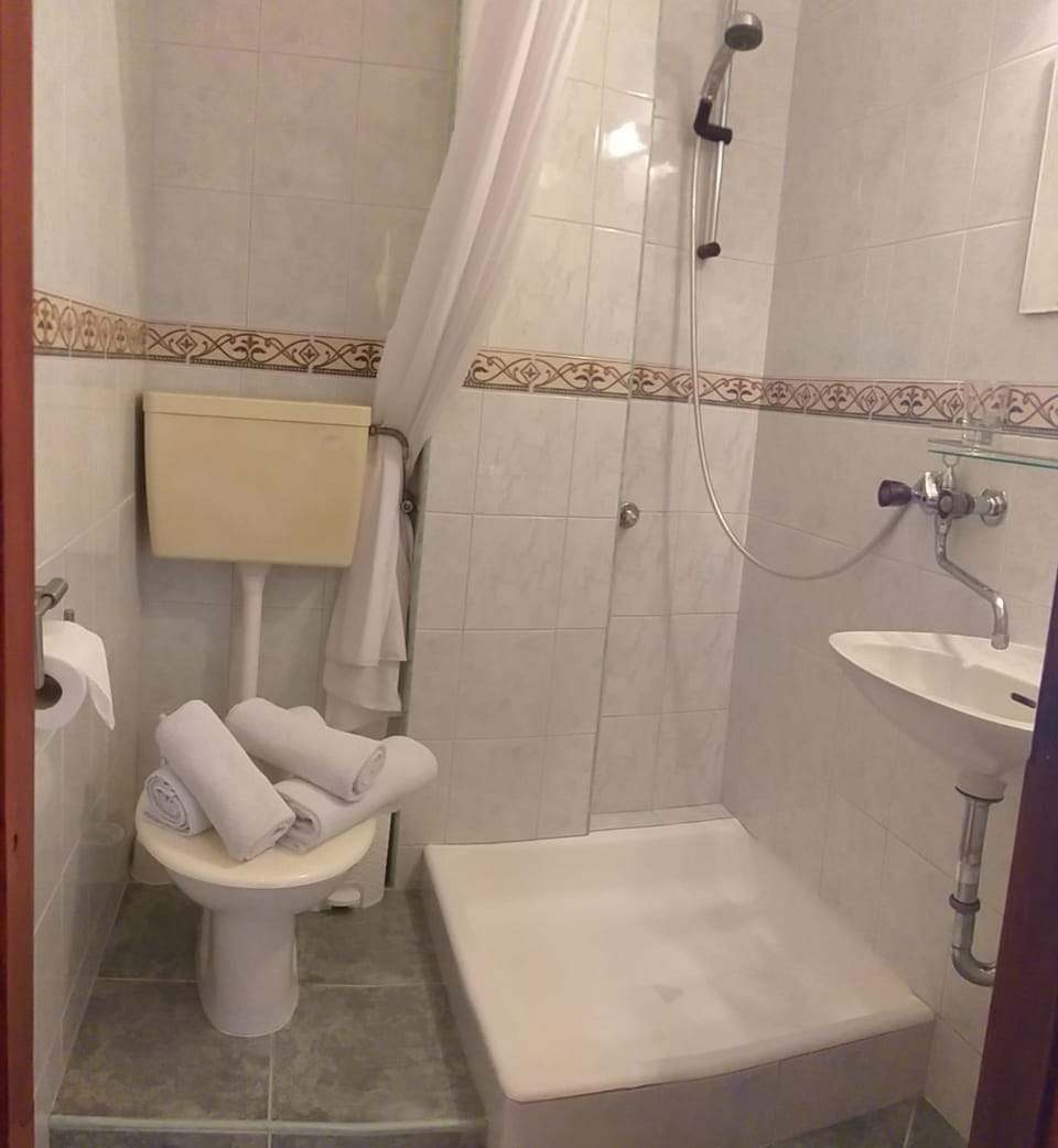 Pansion Ivana studios Apartment in Baška Voda
