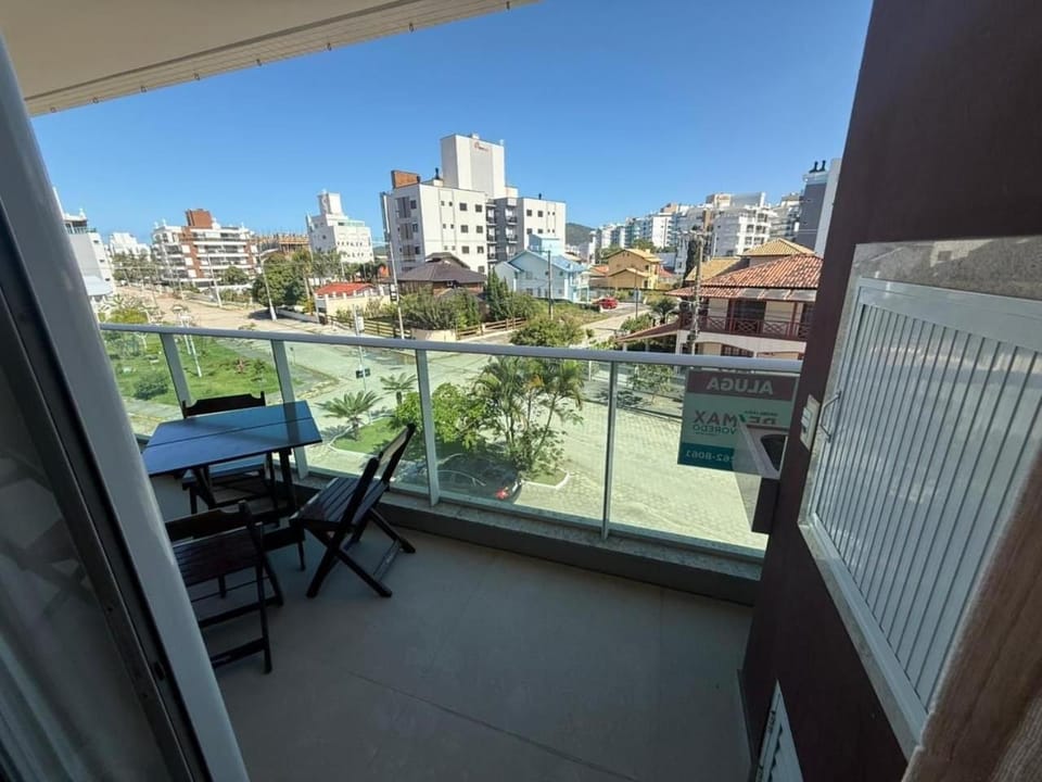 cód 152 - Excelente apartamento á 300m do mar! Apartment in Florianopolis