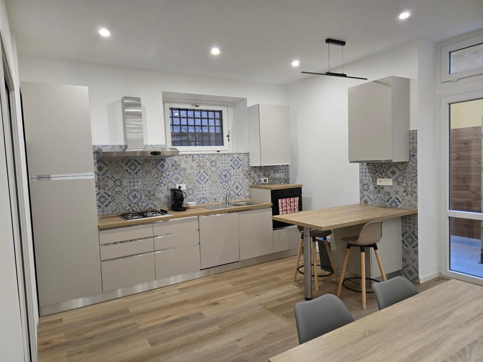 Dining area, dishwasher, oven