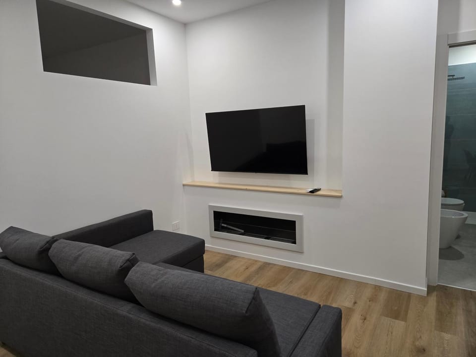 Communal lounge/ TV room, TV and multimedia, Living room, Evening entertainment