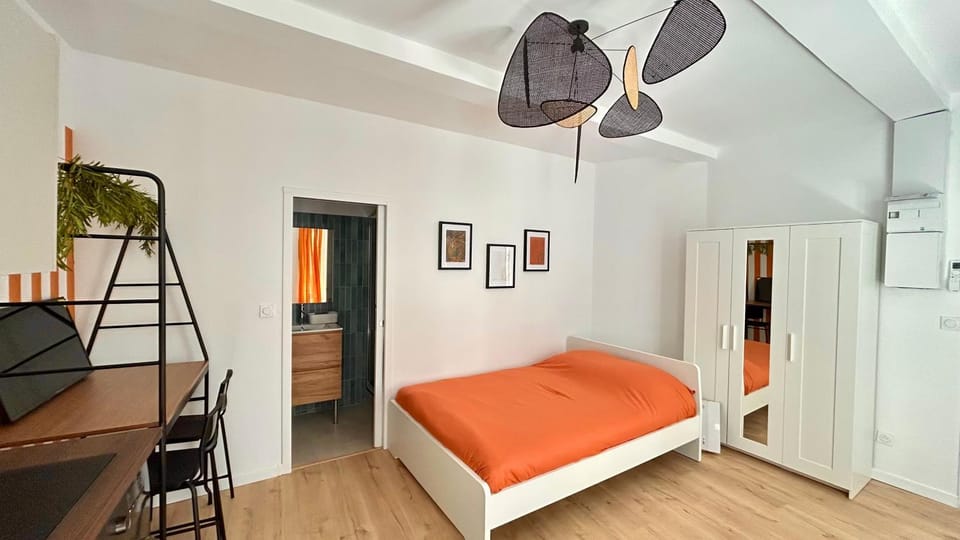 Bed, Photo of the whole room, Bedroom