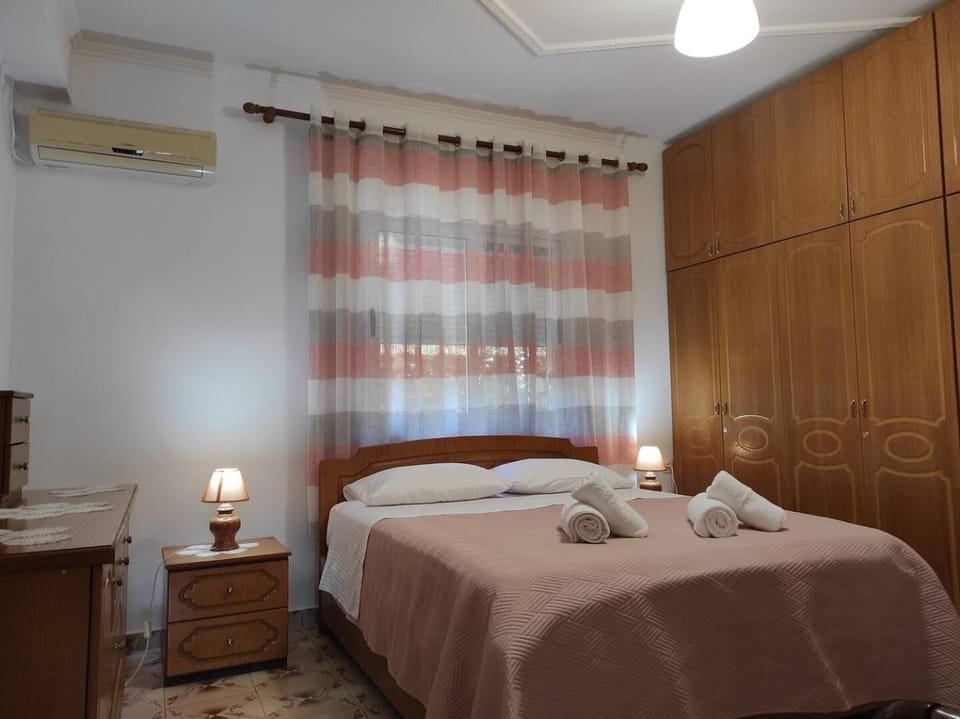 Bed, Bedroom, air conditioner