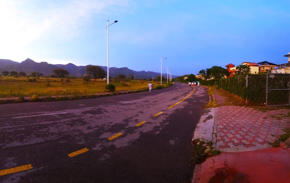 Day, Neighbourhood, Natural landscape, Mountain view, Street view, Sunrise, Sunset