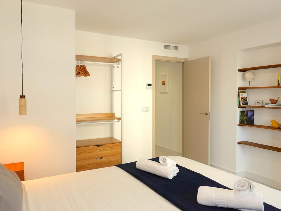 Bed, Photo of the whole room, Bedroom, wardrobe