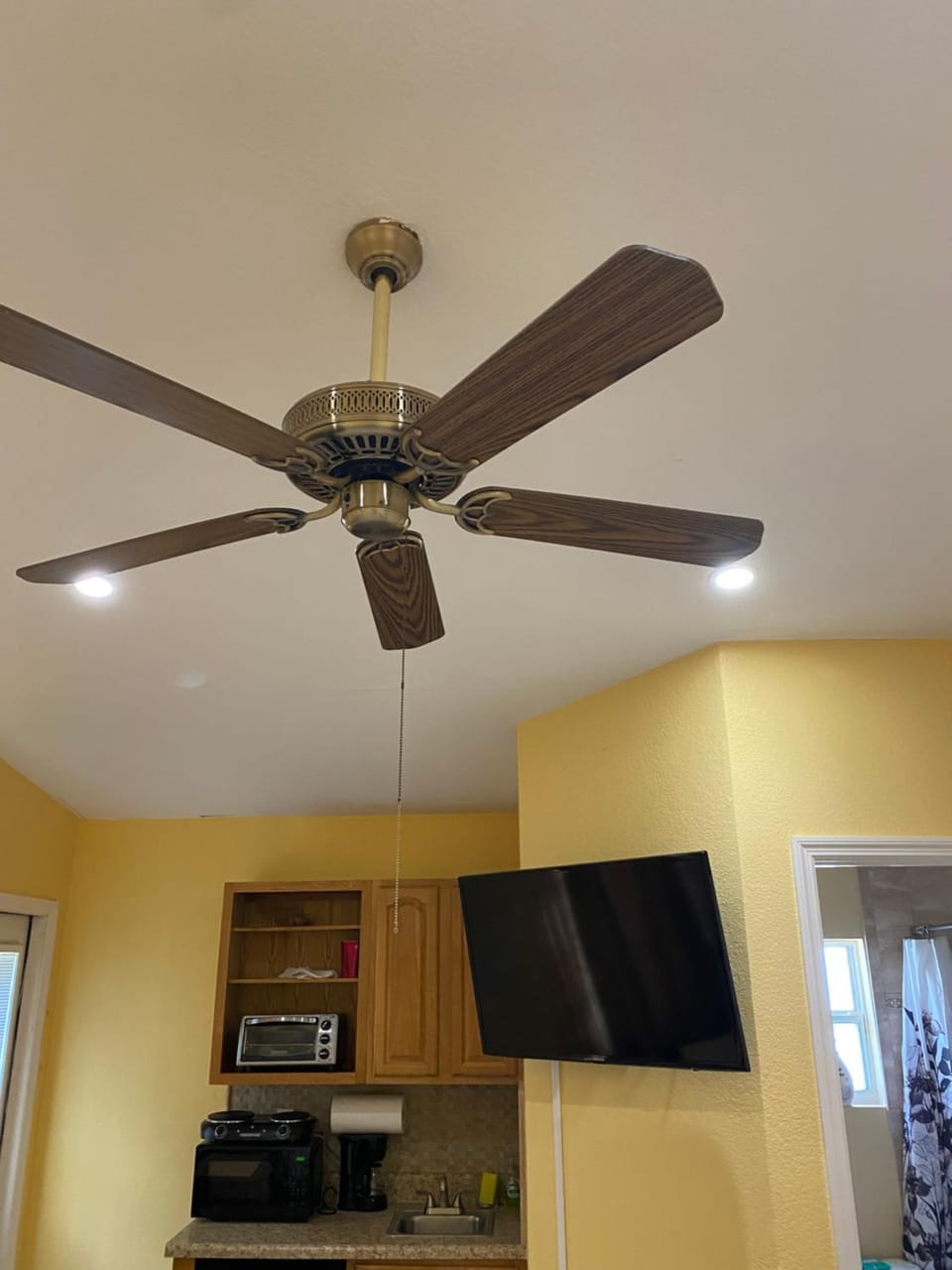 Airport Mother In-law Suite Apartment in Town N Country
