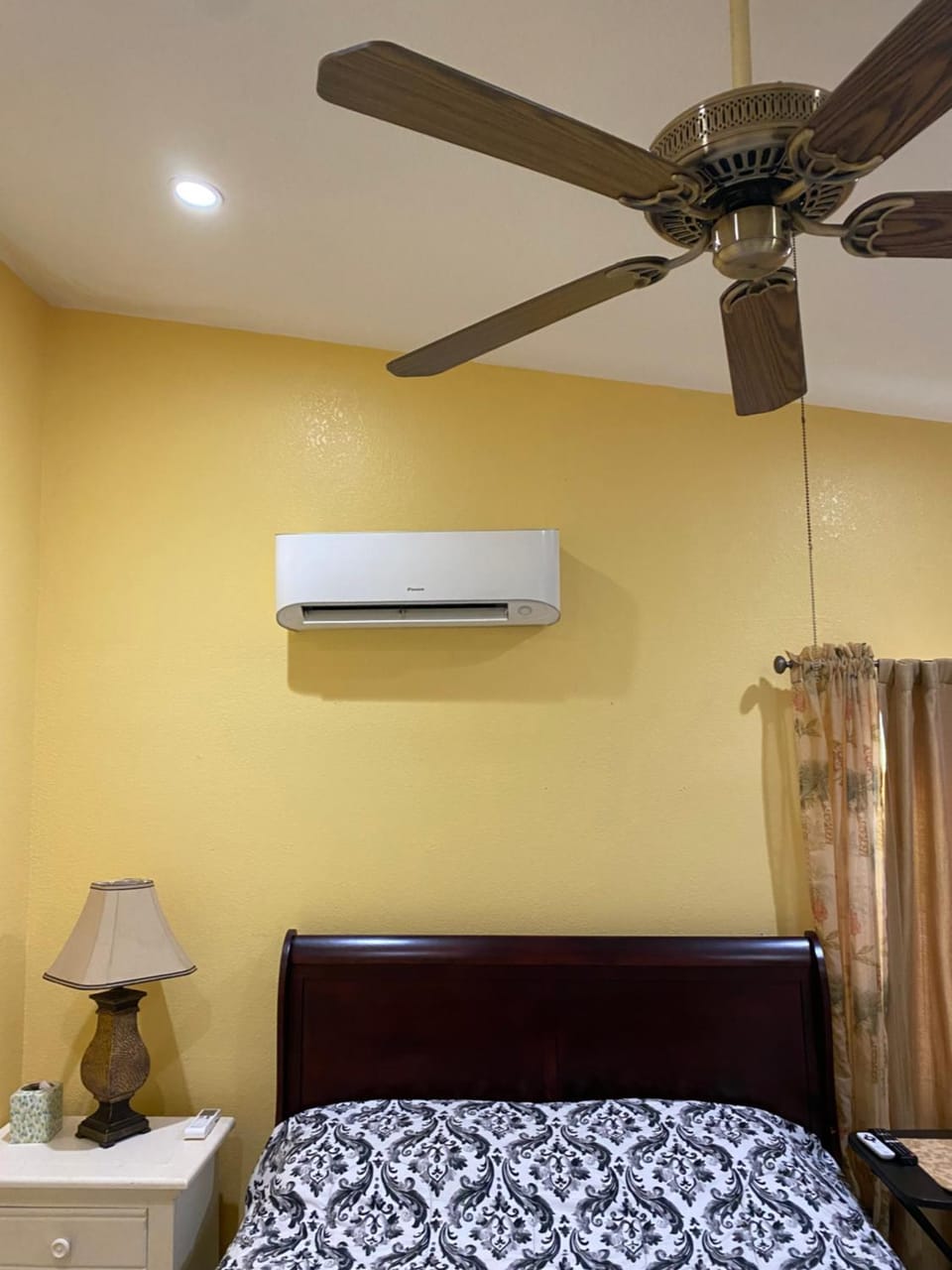 Airport Mother In-law Suite Apartment in Town N Country